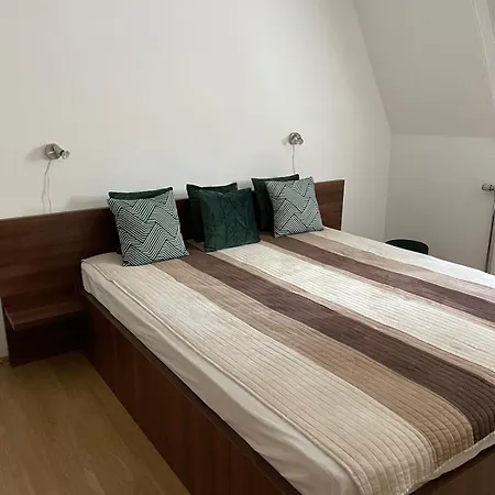 Apartman Klebi's Apartmanhaz 20 *