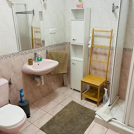 Klebi's Apartmanhaz 20 Apartman Balatonföldvár